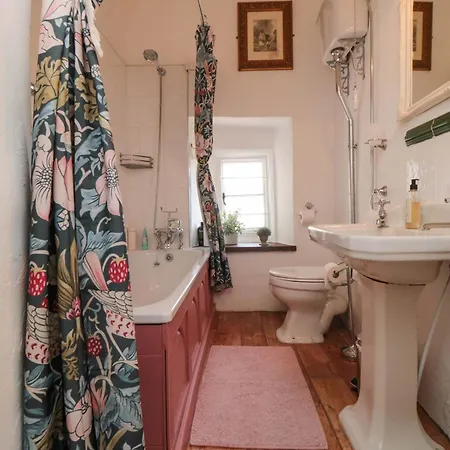 Catherine Parrs Sewing Апартаменты