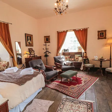 Catherine Parrs Sewing *