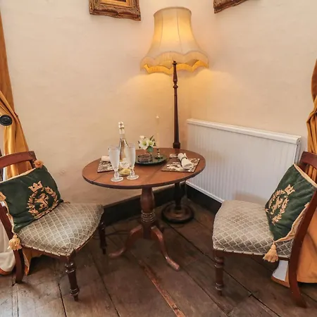 Catherine Parrs Sewing Apartmán *